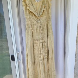 Chic Eyelet Maxi Dress in Cream